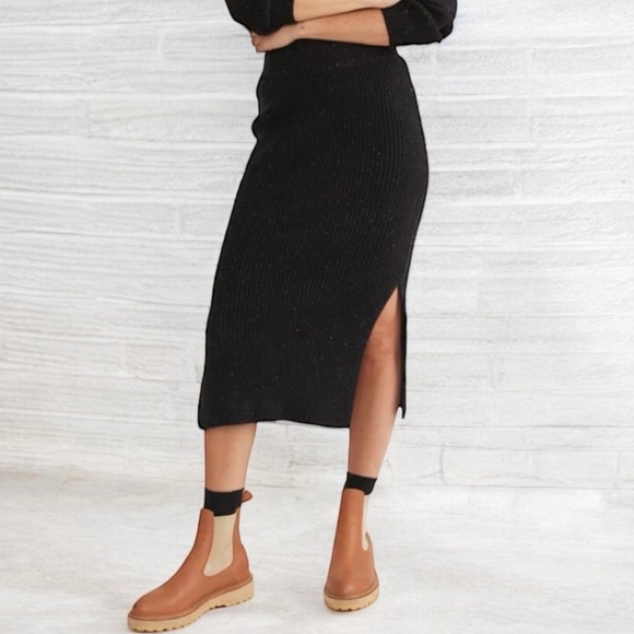 NWOT House Of Harlow Midi Fuzzy Knit Skirt - Picture 1 of 16
